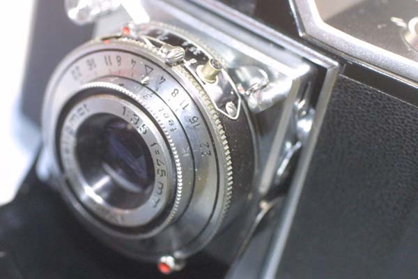 110601ikonta35-5.jpg