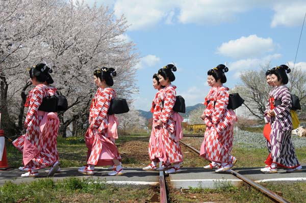 130509maedamitstro.jpg